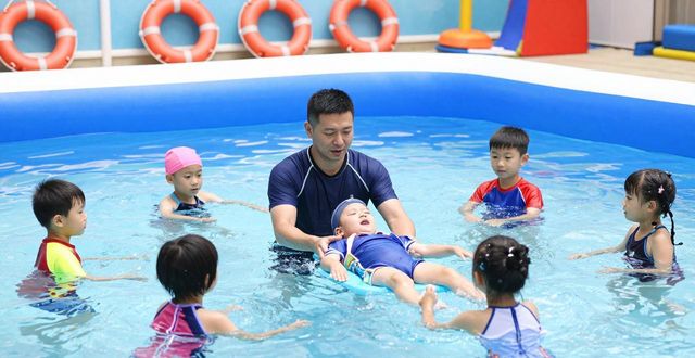 游泳池充气视频_充气游泳池安全隐患_