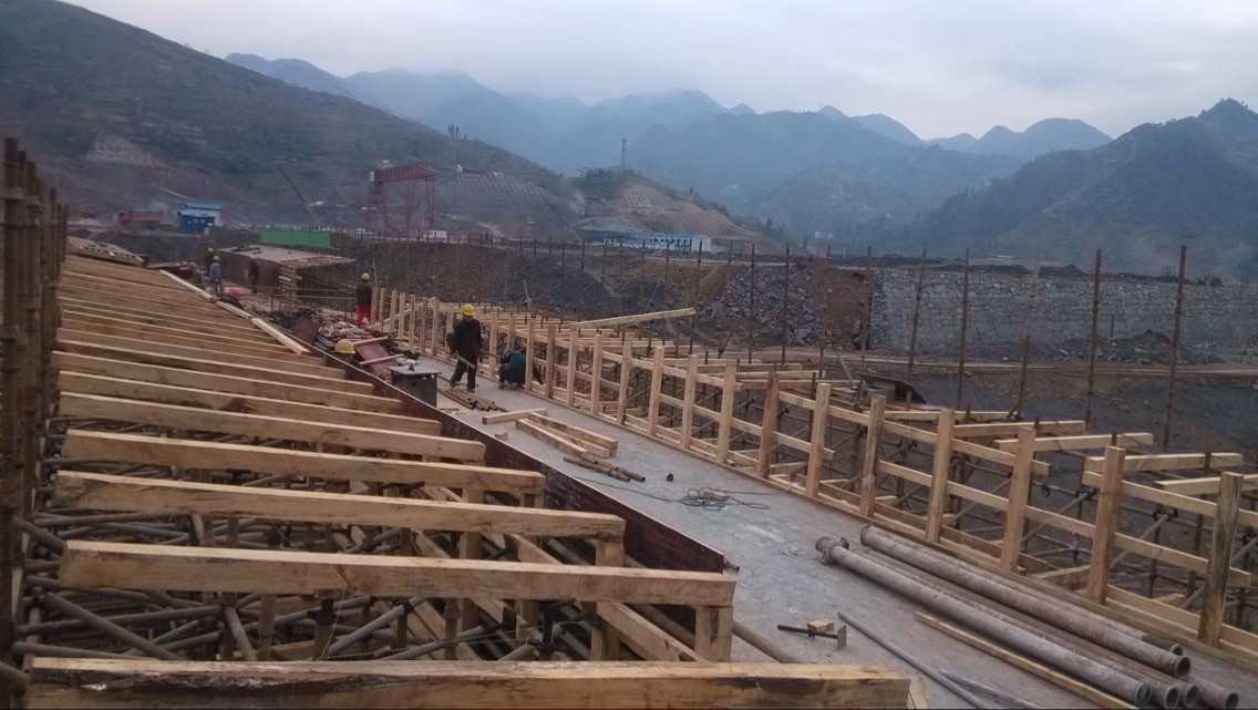 工程水囊_台式工程水钻机分解图_寻甸河口镇水冒天工程